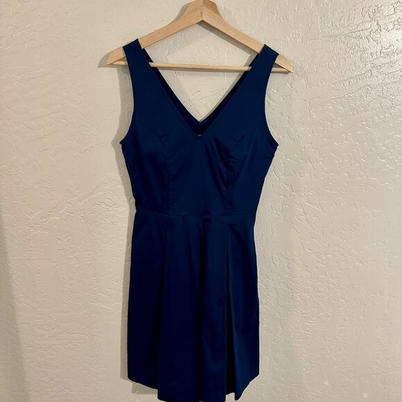 Banana Republic V neck Pleated Cocktail Dress - Picture 1 of 6